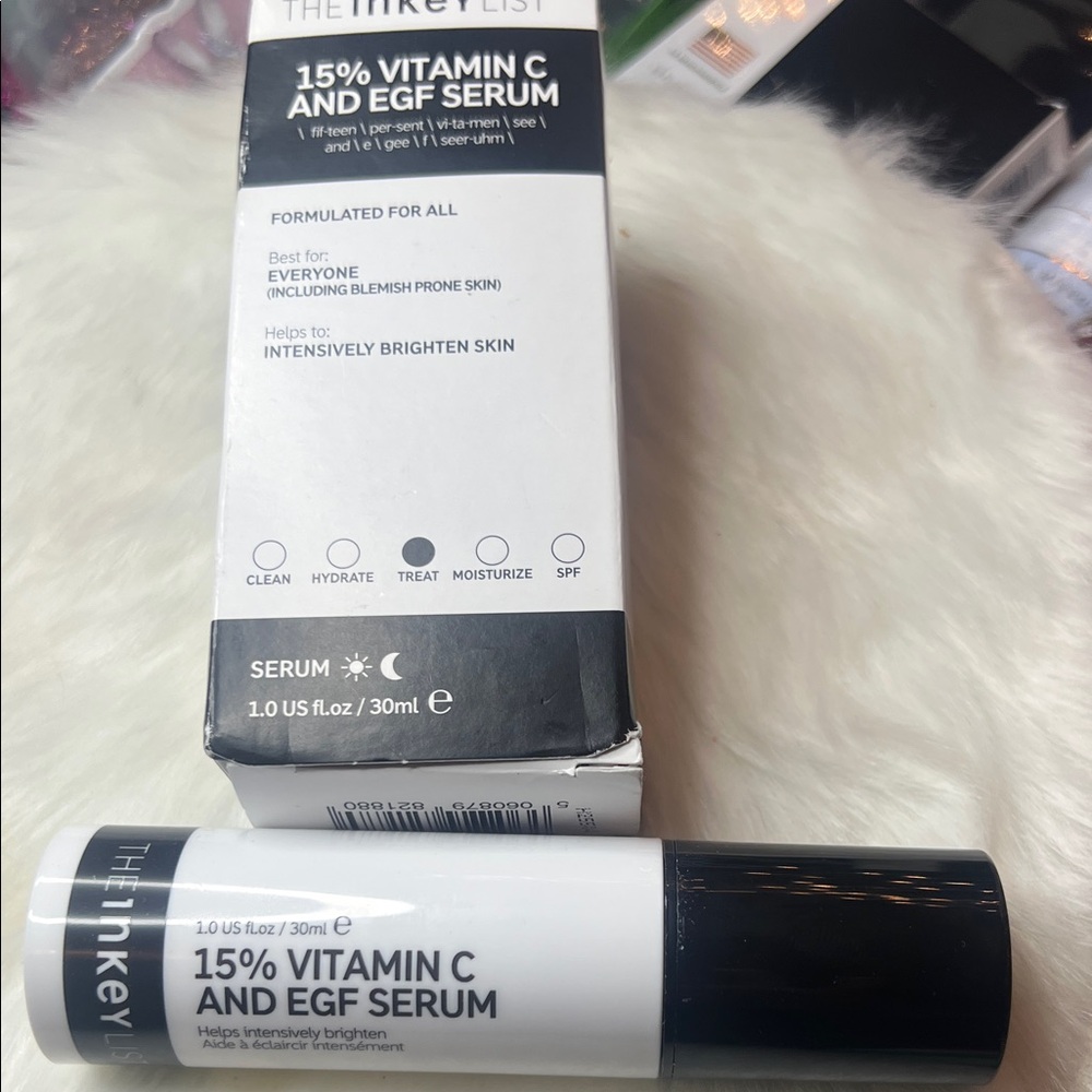 15% Vitamin C and EGF Serum - Black and White
